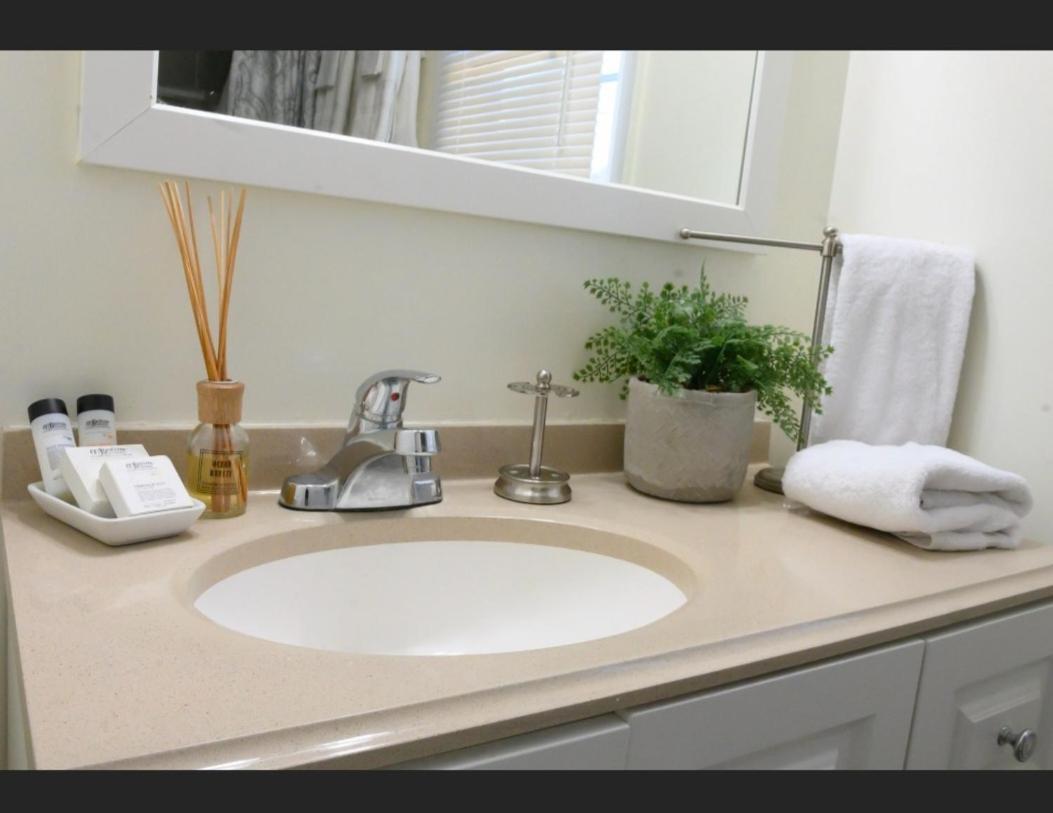 Great 2 Bedroom Condo,Free Parking,Easy Commute. Irvington Eksteriør billede